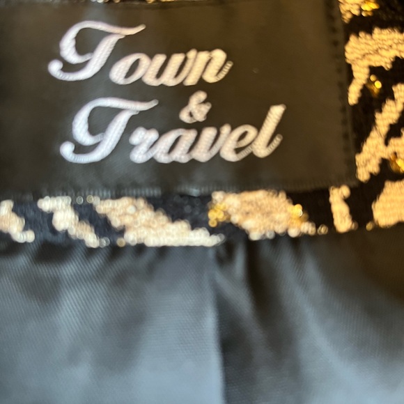 Gold sparkled animal print jacket by Town and Travel. - Picture 6 of 7
